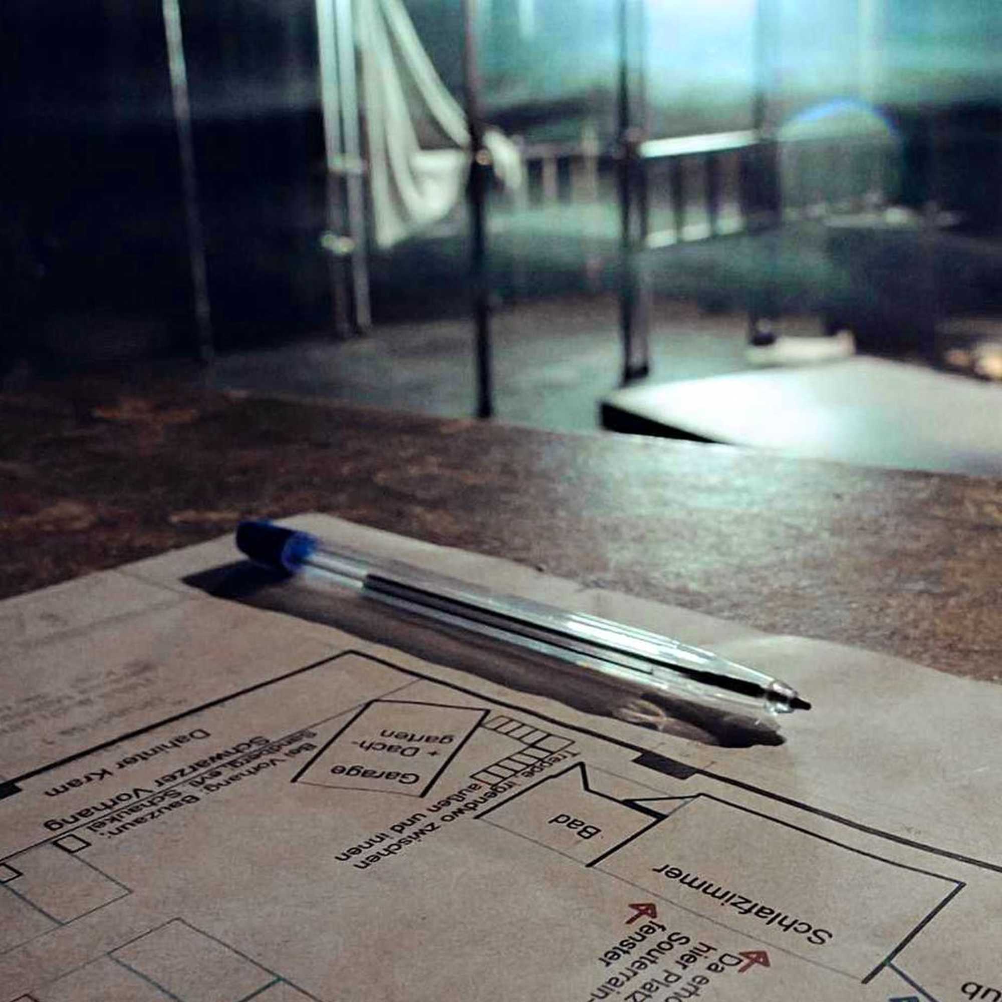 Über IN SCHWEBE / IN LIMBO mit dem Ausstattungsteam